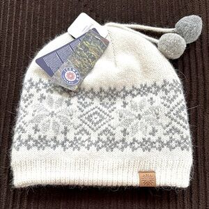 Icelandic Wool Knit Hat in Cream and Gray